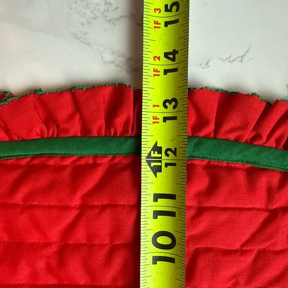 VTG Quilted Christmas Oval Placemats Red & Green Ruffle 6 pc